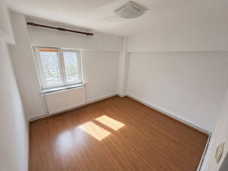 Apartament cu 2 camere decomandat în Tomis II