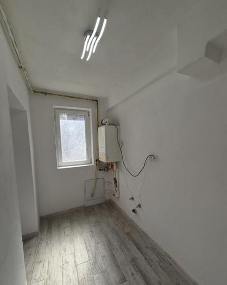 Spa?iu comercial, Ale. N.Titulescu, col? cu str. Minerilor - 6