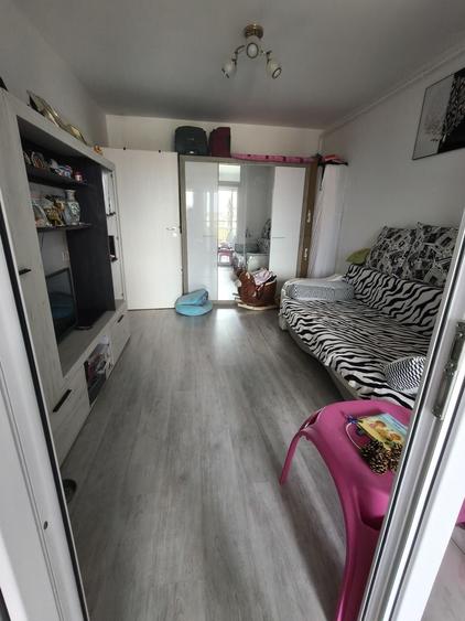 Proprietar vand apartament in cartier Titanul Nou - 7