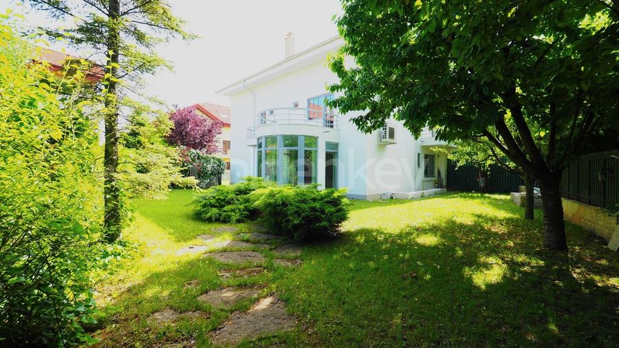Vila duplex cu 4 dormitoare si 450mp gradina amenajata - 1