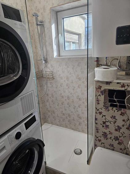 Garsonieră decomandată în Romană