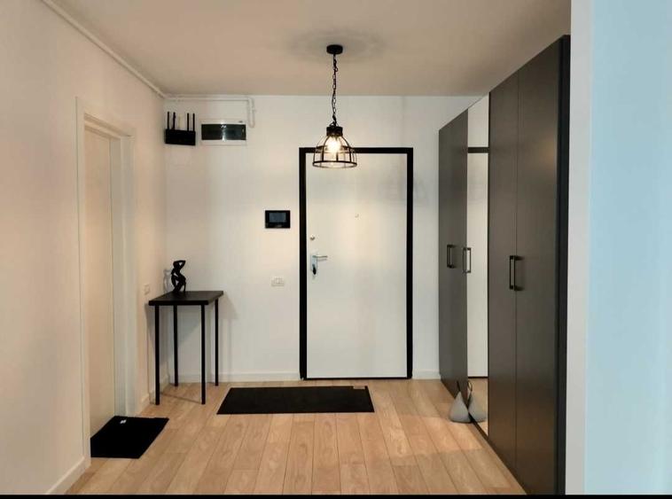 Apartament cu 2 camere semidecomandat, mobilat în Pipera