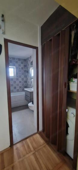 Proprietar vand apartament 3 camere, decomandat, 2 balcoane inchise - 1