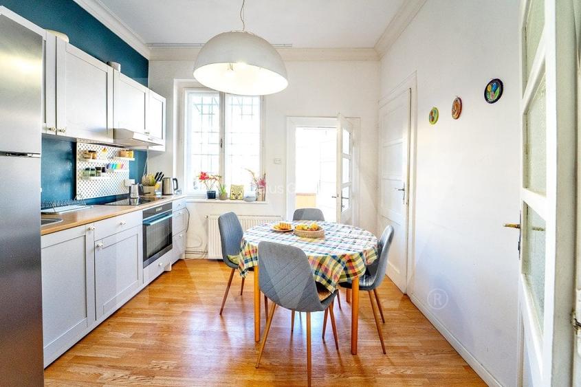 Casa pe un singur nivel cu 3 camere+pivnita. Pod si curte-Zona Sub Arini