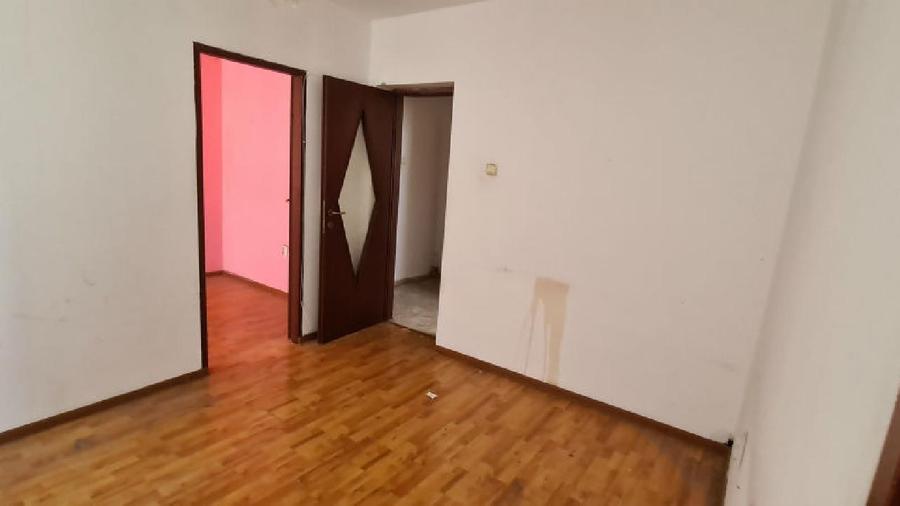 CARTIER PROGRESUL - SLATINA, Apartament cu 3 camere - 40 mp - etaj 4/4, Str - 8