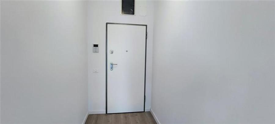 Apartament cu 3 camere nedecomandat în Aradului