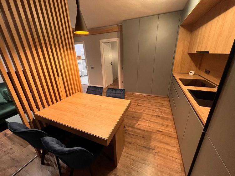 Se ofera spre inchiriere 2 camere - lux - loc de parcare inclus - 3