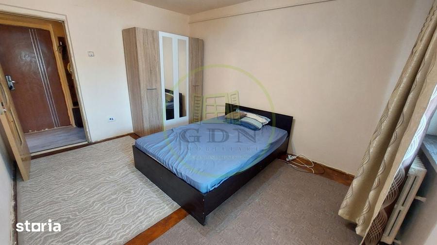 Apartament cu 3 camere decomandat în Valea Rosie