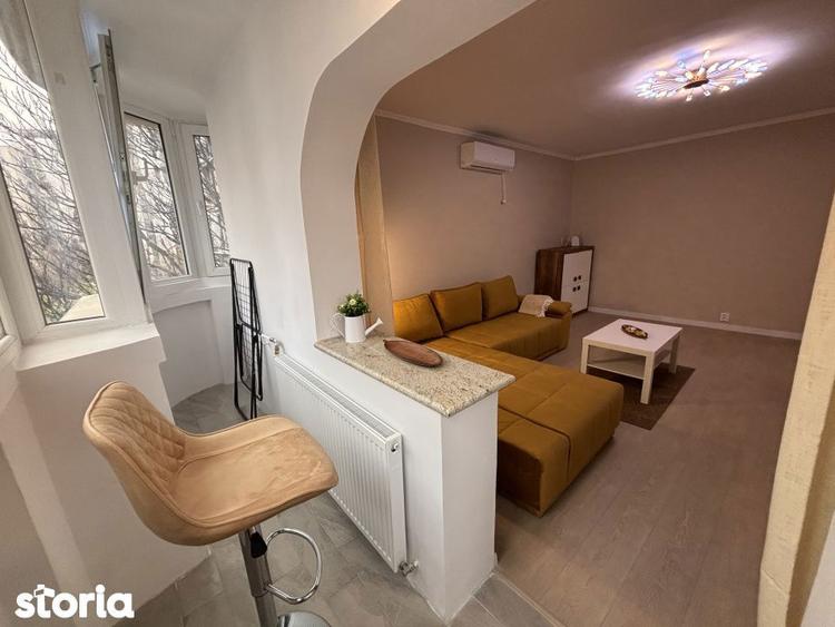 Apartament cu 3 camere decomandat, mobilat în Vitan