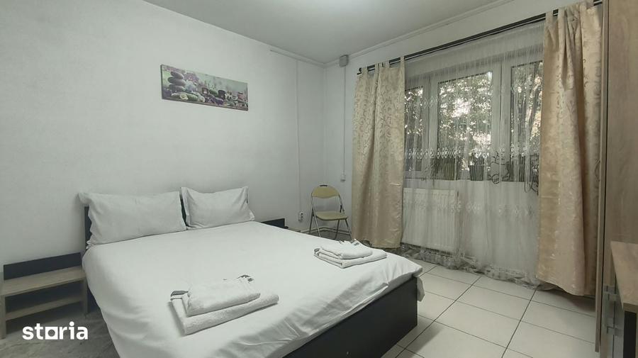 Apartament cu 4 camere decomandat în Piața Centrală
