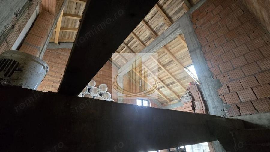 Duplex cu 4 camere cu Canalizare în Sânandrei