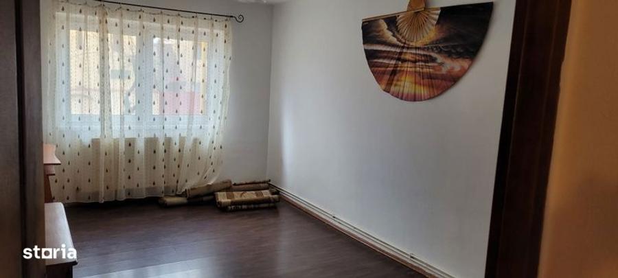 Apartament cu 2 camere decomandat în Craiter