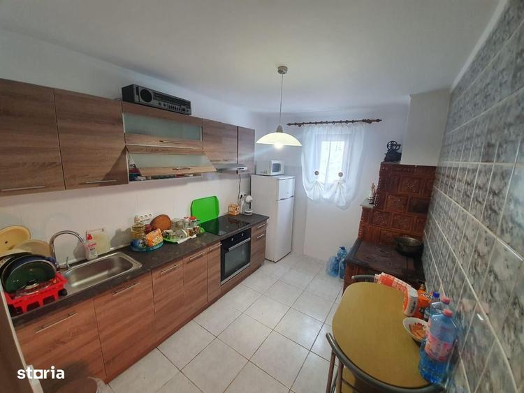 Casă cu 4 camere în Vama