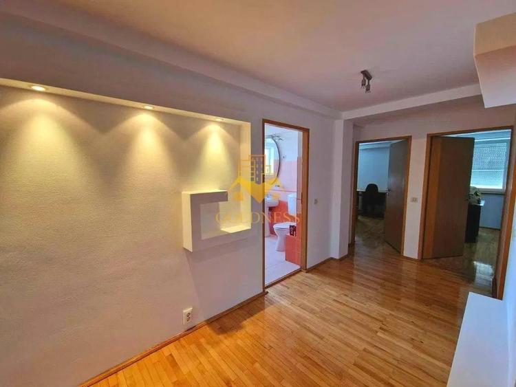 Apartament cu 3 camere semidecomandat, mobilat în Zorilor