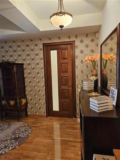 Apartament cu 4 camere semidecomandat, mobilat în Șoseaua Nordului