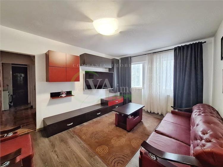 Apartament cu 3 camere semidecomandat în Milcov