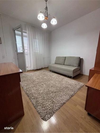 Apartament cu 3 camere semidecomandat, mobilat în Dristor