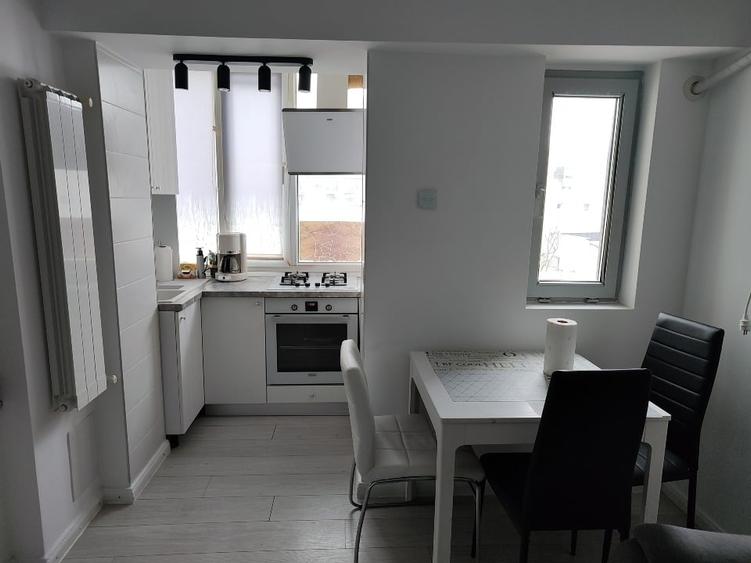 Apartament cu 3 camere decomandat în Ultracentral