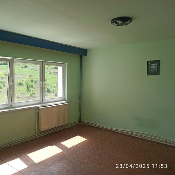 Apartament cu 3 camere decomandat în Archia