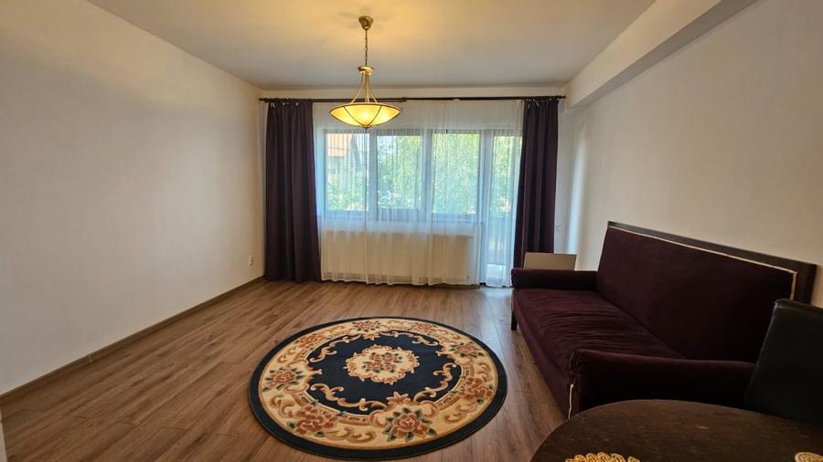 Apartament cu 4 camere semidecomandat în Europa