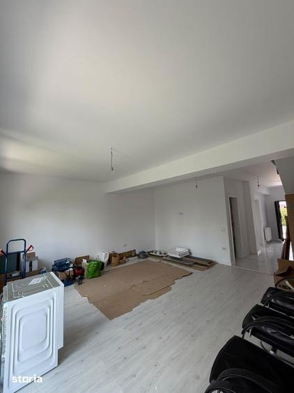 Casă cu 4 camere cu Teren 350 Mp în Central