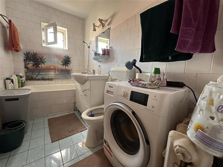 Apartament cu 2 camere semidecomandat în Buziașului