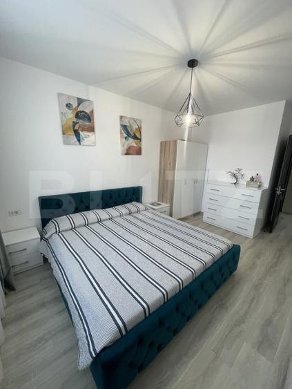 Apartament cu 3 camere semidecomandat, mobilat în Central