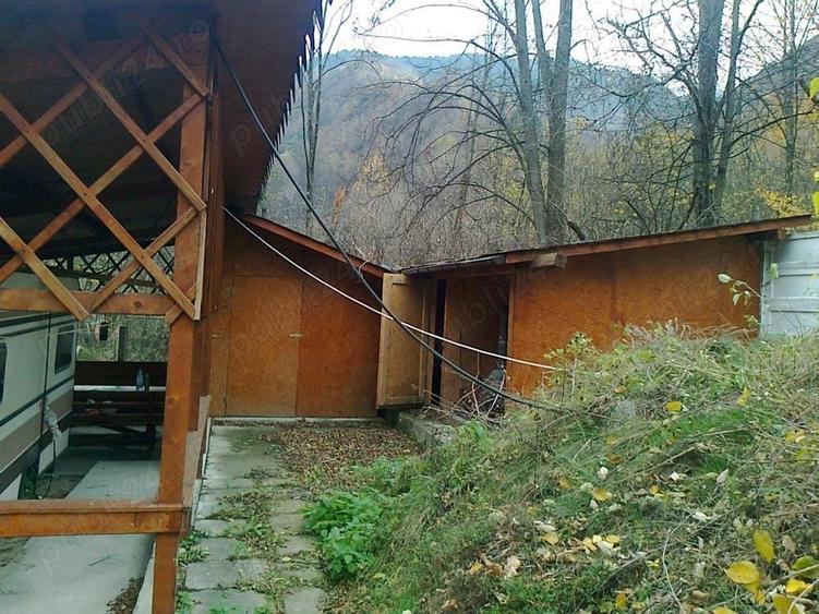 Teren de 2700 mp, în Central