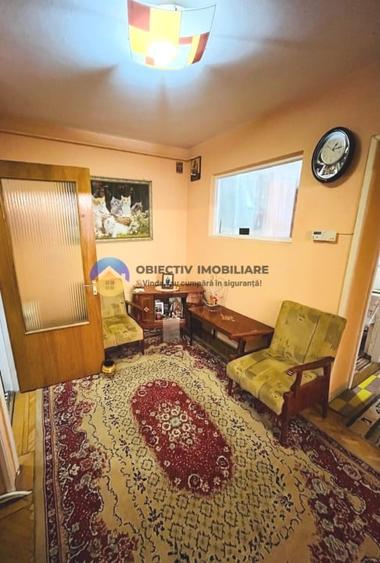 Apartament cu 3 camere semidecomandat, mobilat în Mărăței