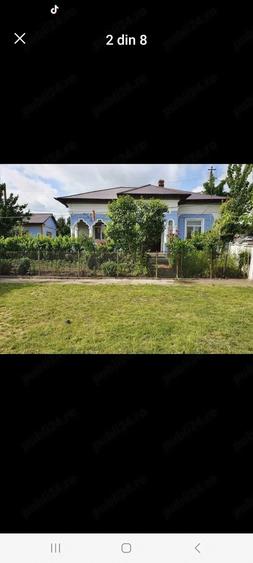 Casă cu 6 camere cu Teren 1300 Mp în Spătărei
