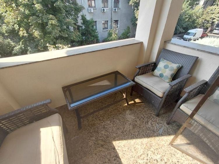 Apartament cu 4 camere semidecomandat în Aviatorilor