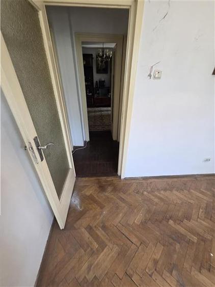 Apartament cu 3 camere semidecomandat, mobilat în Domenii