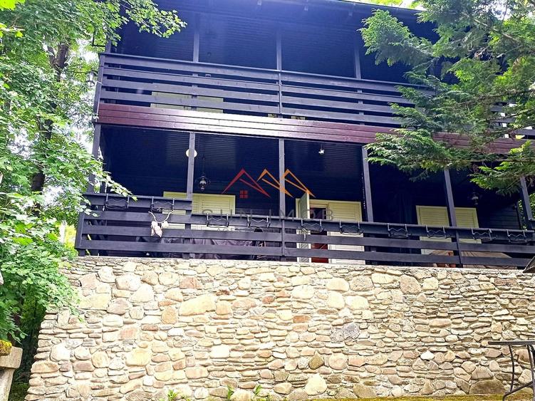 Casă individuală cu 4 camere cu Canalizare în Lunca Mare