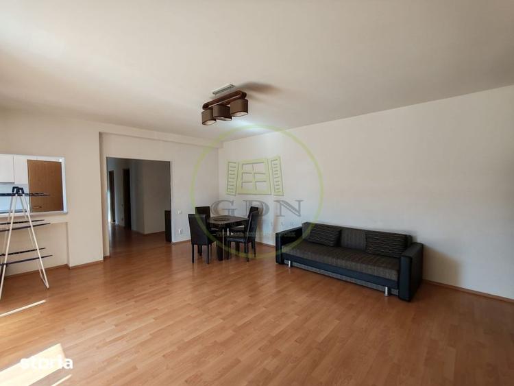 Apartament cu 3 camere decomandat, mobilat în Ștrand