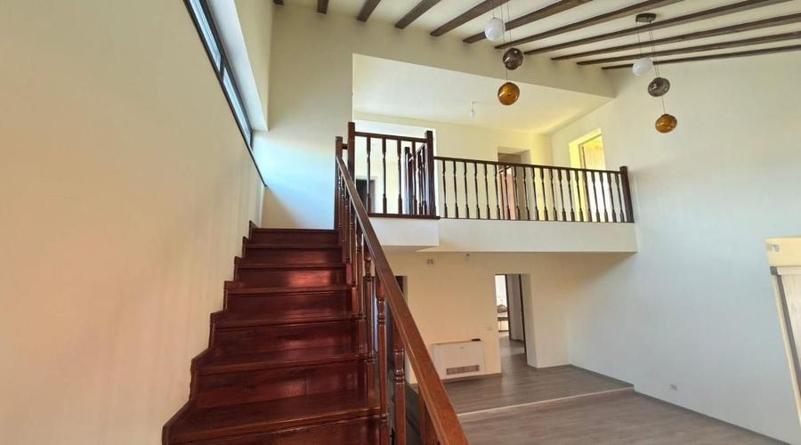 Casă individuală cu 7 camere cu Canalizare în Săcălaz