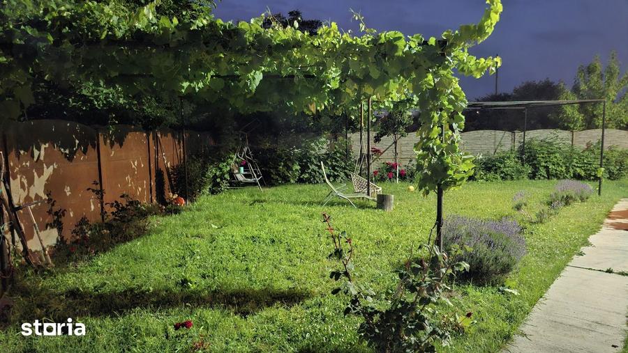 Casă cu 5 camere cu Teren 740 Mp în Central