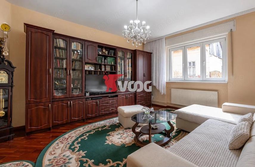 Casă cu 5 camere cu Teren 392 Mp în Central