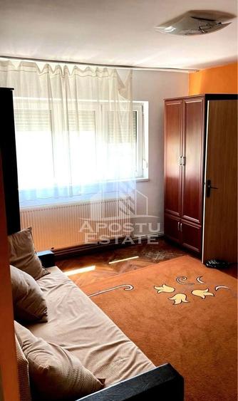 Apartament cu 2 camere ,centrala proprie,etaj intermediar,  Soarelui - 1