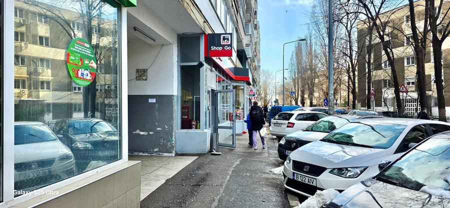 Spatiu stradal cu vitrina 9,6 ml – 2.000 euro/luna - 1