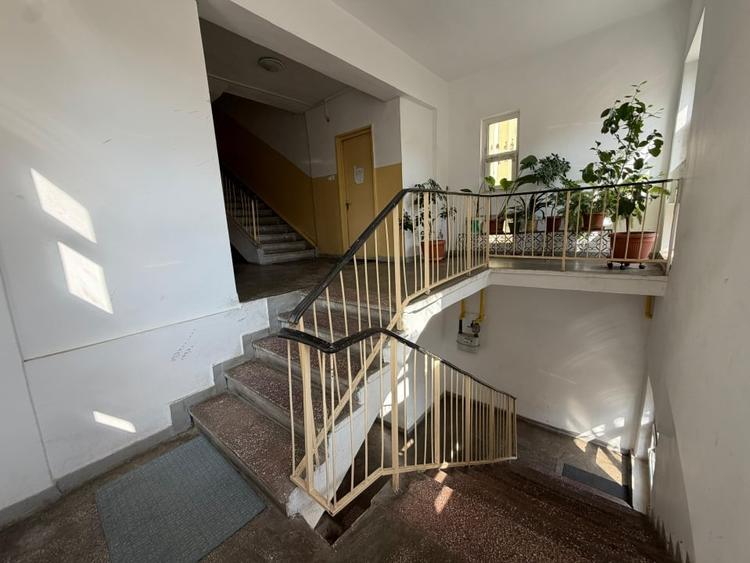 Piața Victoriei | 2 camere | Etaj 1 | Bloc 1980 | Balcon închis - 17