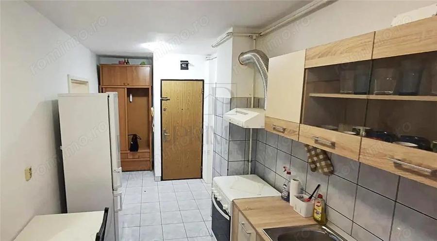 MEDICINA - 3 CAMERE - SPATIOS - CENTRALA PROPRIE - ZONA LINISTITA - 3