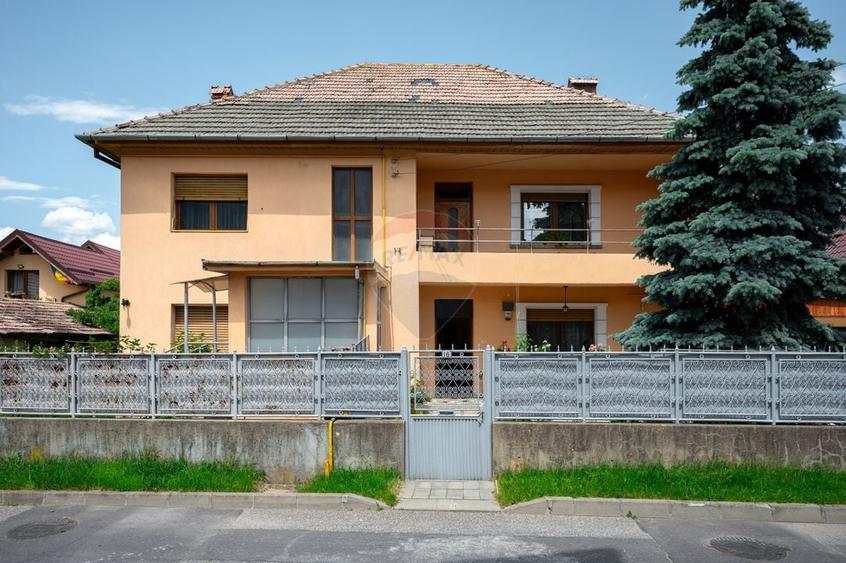 Apartament cu 4 camere la casă | 105 mp Utili | Curte 128 mp - 1