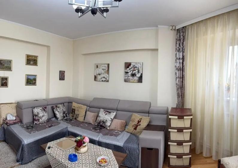 Casa de Cultura, decomandat, 2 camere, 61mp, gaze, mobilat - 1