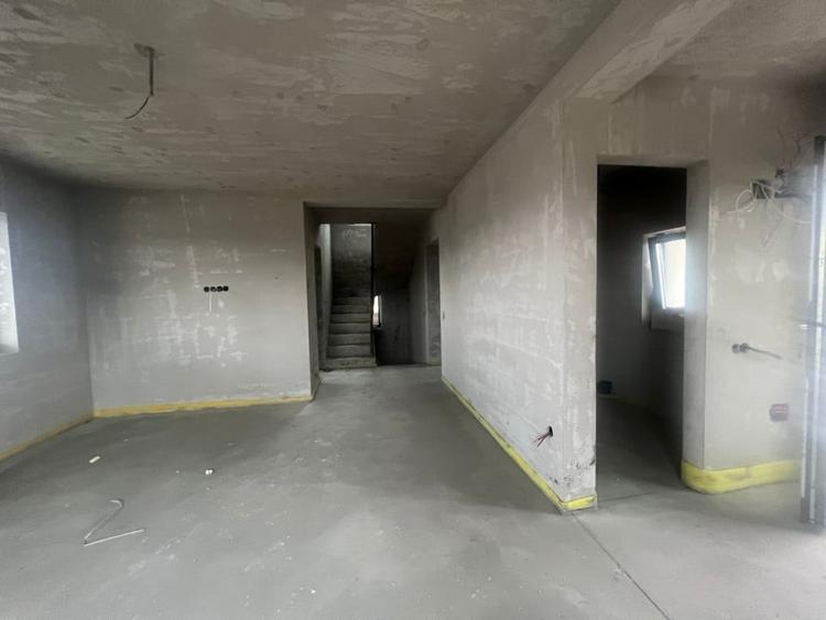 Casa individuala, 4 dormitoare, 160mp, garaj, 545mp teren, Dezmir - 3