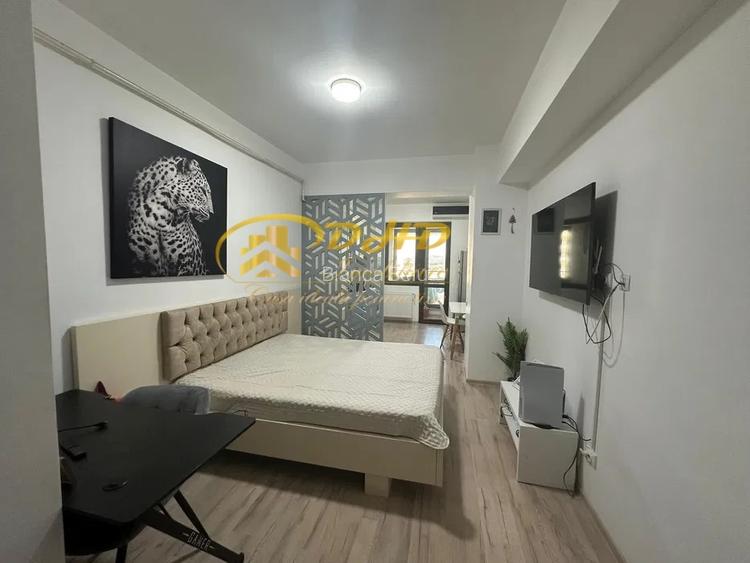1 camera, Lazar Residence