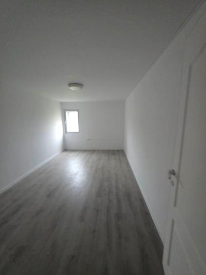 Casă de vânzare în Orțișoara - 1