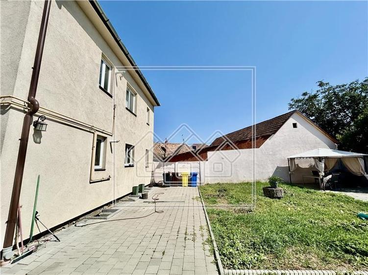 Casa individuala de vanzare in Sibiu, 373mp teren, 8 camere, zona buna - 14