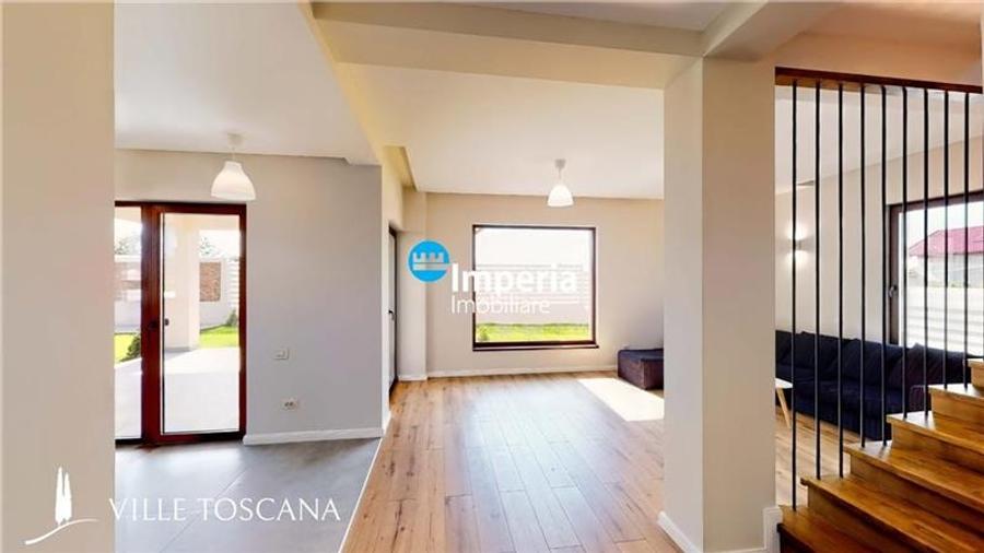 Priveliste de vis din propria terasa  Vila in Visan - 2