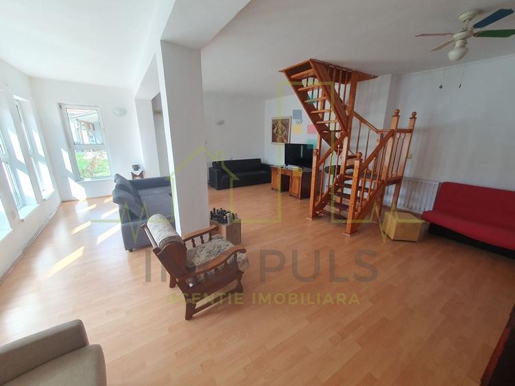 Casa individuala. 2 fronturi de pe 2 strazi (fata-spate). Se poate imparti in 2 - 1