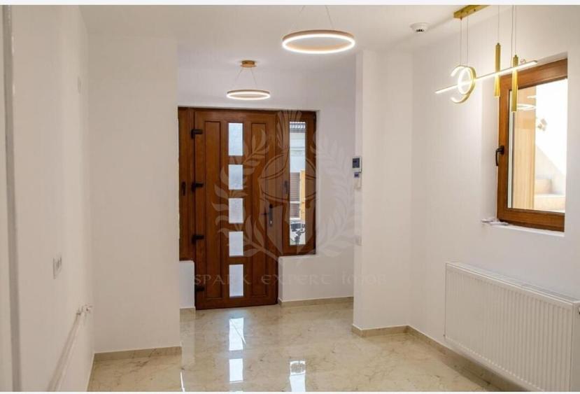 CASA DE INCHRIAT// CENTRAL PLOIESTI// - 4